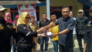 Pekat-IB Kabupaten Agam Serahkan Bantuan Bencana Alam Sitalang