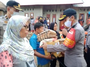 Kapolres Agam Tinjau Bencana Alam Muko Jalan, Sambangi Keluarga Terdepak