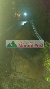 Kelok 10 Kelok 44 Maninjau Amblas, Kendaraan Lewat Diminta Hati-hati