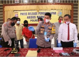 Satresnarkoba Polres Agam Tangkap Wanita Pemain Narkotika. Kapolres ngaku, ini Pengalaman Pertama