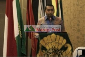 Audy Joinaldy, Sampaikan Filosofi Hidup Ketika Mengisi Acara Wisudawan Unitas Padang