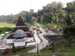 Minggu ini, Berwisata ke Pincuran Gadang Matua, Mandi-mandi dan Nimati Kacang Lawang