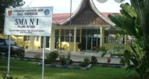 Kepsek SMAN 1 Tanjung Mutiara Jelaskan Issu Berhentikan Siswa