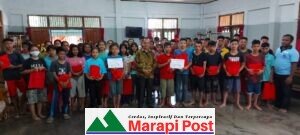Wabup Mentawai Kortanius Sabeleake, Serahkan Bantuan ATS Anak Panti Asuhan