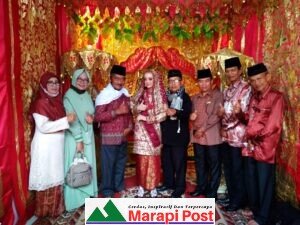 Ketemu Ditempat Pesta Keluarga Drs. H. Ahmad Khadian, Yul Arnis Dt. Maleka, Drs. H. Darnis Burhan, Bicarakan Apa?