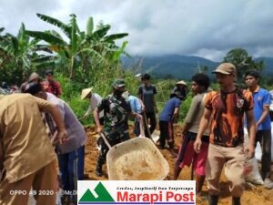 Koramil, PP, Babinsa Goro Terpadu Bangun Jalan Usaha Tani Kayu Bakicuik