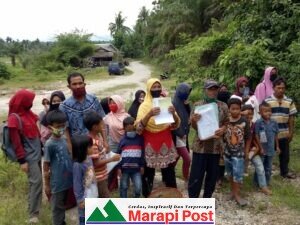 Belasan Apak-apak, Amak-amak, Anak-anak Beraksi ke PT. BSS Manggopoh