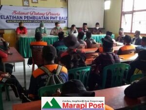 Pemasangan Pancang dan Perentangan Spanduk Tanda Wilayah Nagari Sitalang Berjalan Lancar