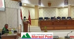 Pjs. Bupati Benni Warlis Jelaskan Pandangan Umum Fraksi DPRD Agam