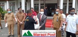 Pemda Mentawai Salurkan Bantuan Beras PKH Dari Kemensos RI