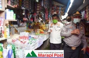 Tim Sosialisasi AKB, Dipimpin Sekda Agam Martias Wantu Sosialisasi di Pasar Kamih Tilkam