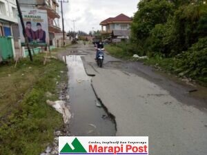 Jalan Menuju Objek Wisata Pantai Pasia Tiku Butuh Perhatian, Rusak Berat