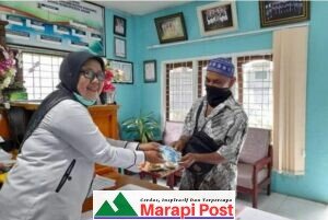 16 Imam dan Garin Masjid dan Musallah Nagari Koto Panjang Dapat Bantuan Biaya Transportasi