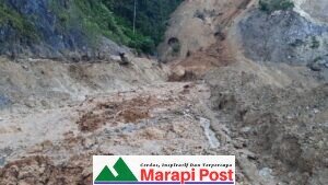 Terus-menerus Diguyur Hujan, Jalan Simaka, Tiada Hari Tanpa Longsor