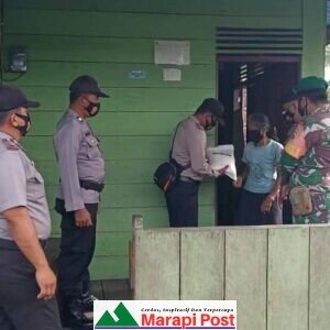 Danramil 01, Kapolsek Sikabaluan Serahkan Bantuan Beras Kepada Masyarakat