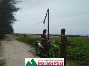 Tiang Listrik Patah di Pantai Muaro Putuih, Tiku V Jorong, Berbahaya Atau Tidak Ya?