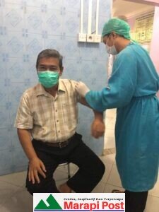 Dokter Sepesialis RSUD M. Zein Painan, dr. Muslim Nur, SpOG (K) Divksin Vaksin Corona