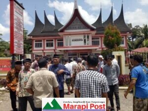 Ruang Rapat KAN Manggopoh Dikunci, FKPTMSNM Pindah Rapat ke Masjid Pahlawan