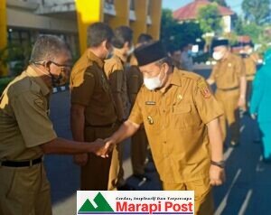 Masuk Kerja Hari Pertama, Bupati Agam Andri Warman dan Wakil Bupati Irwan Fikri Pimpin Apel Gabungan