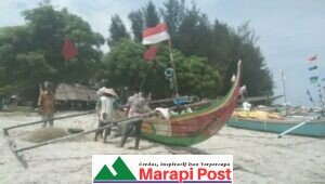 Badai Melanda Pantai Tanjung Mutiara, Pendapatan Nelayan Jauh Berkurang