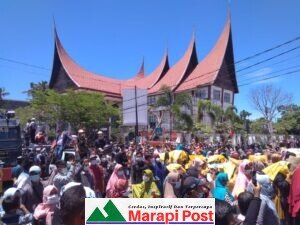 Ribuan Rayat Pesisir Selatan Minta Mahkamah Agung Terima Kasasi Bupati Rusma Yul Anwar Pemimpin Yang Telah Mereka Pilih