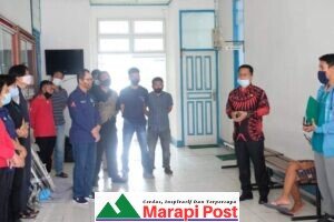 Didampingi Kepala BKPSDM, Sekda Kabupaten Kepulauan Mentawai Sidak dan Kumpulkan ASN
