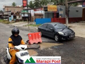 Pemda Provinsi Sumatera Barat Belum Menggubris, Jalan Utama Kota Lubuk Basung di Monggong Semakin Parah