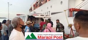 Babinsa Koramil 03/Sipora Kodim 0319/Mentawai Bantu Evakuasi Warga