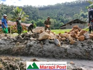 Bersama Warga, Satgas TMMD/N Ke 111 Kodim 0309 Juga Benahi Drainase