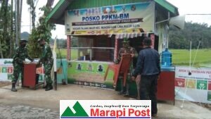 Posko PPKM Nagari Talang Maur di perbaiki Anggota Satgas TMMD/N ke 111