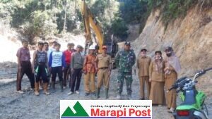Aparat Nagari Turut Serta Memantau Pembangunan Jalan Ke Nagari Maek