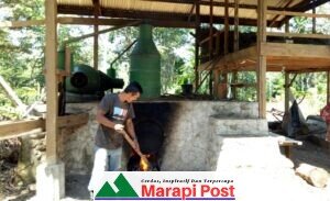 Penyuling Minyak Serai di Sitalang Butuh Pembinaan Pemerintah