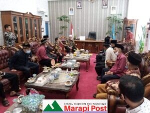 Bupati Pasaman Barat Terima Kedatangan Ninik Mamak dan Pengurus KAN Kinali