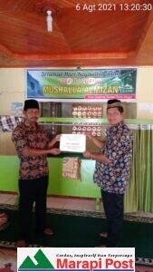 IKKST Serahkan Bantuan Untuk Mushalla Al Mizan Koto Gadang