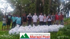 Ronal Dodya Restu, Fraksi PDIP Salurkan Bibit dan Pakan Ikan