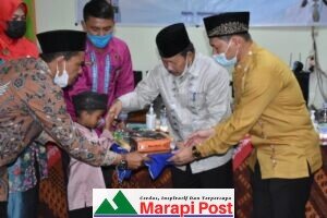 Bupati Agam Serahkan Bantuan Panti Asuhan Muhammadiyah Cingkariang