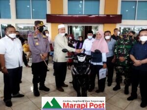 Gubernur Buka Vaksinasi Berhadiah di Pasbar