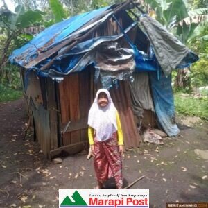 Nasib Nurjani Tinggal Digubuk Reot  Lantai Tanah, Atap dan Dinding Plastik Bekas