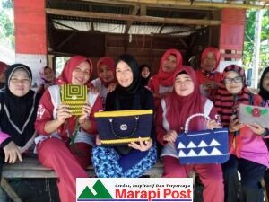 Aktif Latihan Olahraga, Puan Anta Al-Nabila, Juga Tekun Merajut Tas
