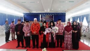 Memajukan Kerajinan, Pasbar Gelar Fashion Show Batik dan Sulaman Benang Emas