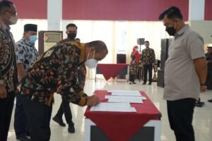 Bupati dan Pejabat Tinggi Pratama Tanda Tangani Pakta Integritas