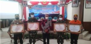 Bupati Mentawai Anugerahi Penghargaan Jajaran Forkopinda