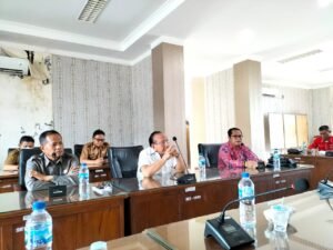 Ketua DPRD Pasbar Undang Wartawan Pertemuan, Ajak Kawal Program