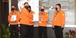 Basarnas Mentawai Terima Penghargaan Peringkat III Nasional