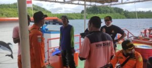 Perahu Nelayan Terbalik di Perairan Tuapejat, Semua Penumpang Selamat