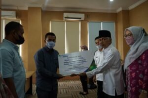 Wabup Dharmasraya Serahkan Santunan BPJS Ketenagakerjaan