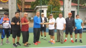 Pelti Pasbar Gelar Pertanding Tennis Persahabatan di Simpang Empat