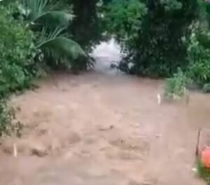 Hujan Lebat, Banjir di Padang Gantiang, Sempat Menghalangi Lalulintas