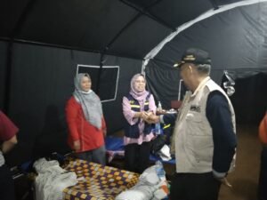 Bupati Pasbar Tinjau Pengungsi Jorong Timbo Abu Nagari Kajai