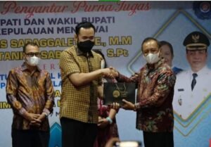 Padly Amran Terharu Atas Kemajuan Mentawai Dalam Kepemiminan Bupati dan Wabup Lama